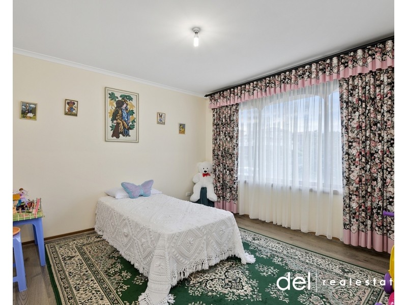 308 James Cook Drive, Endeavour Hills VIC 3802