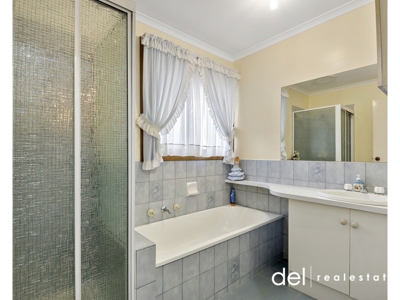 308 James Cook Drive, Endeavour Hills VIC 3802