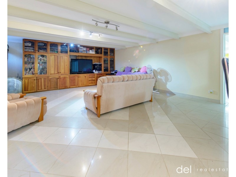 13 Oxley Way, Endeavour Hills VIC 3802