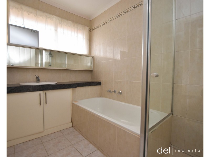 13 Ferncroft Court, Cranbourne North VIC 3977