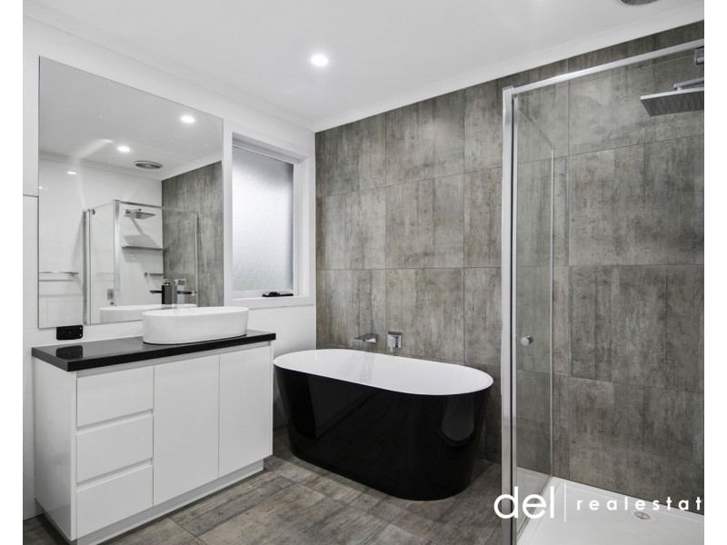 5 Warburton Court, Endeavour Hills VIC 3802