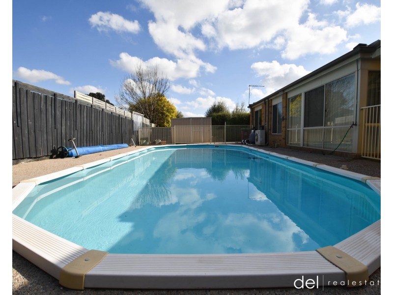 57 Streeton Way, Berwick VIC 3806