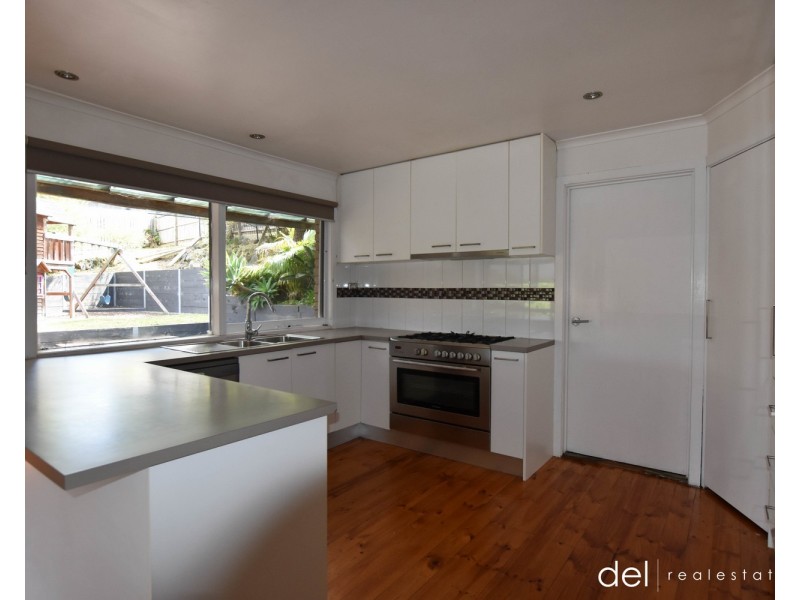 34 Burchall Grove, Dandenong North VIC 3175