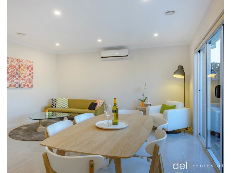 2/9 Mulgoa Avenue, Dandenong North VIC 3175