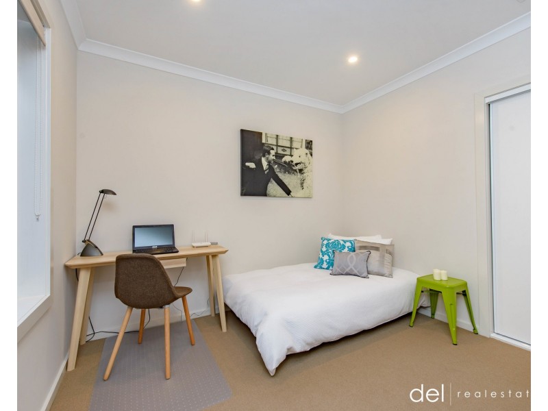 2/9 Mulgoa Avenue, Dandenong North VIC 3175