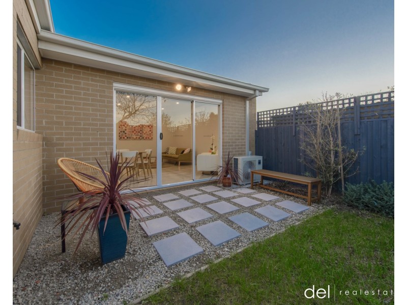 2/9 Mulgoa Avenue, Dandenong North VIC 3175