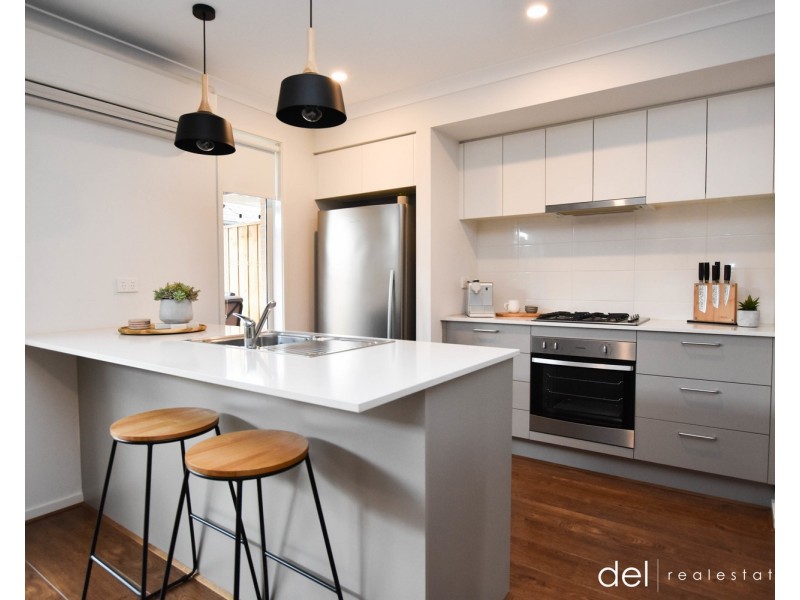 16 Honeybrook Lane, Clyde VIC 3978