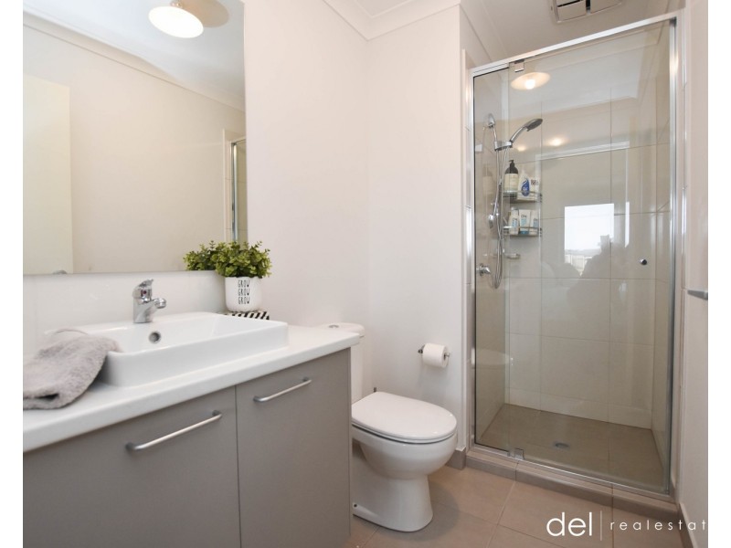 16 Honeybrook Lane, Clyde VIC 3978