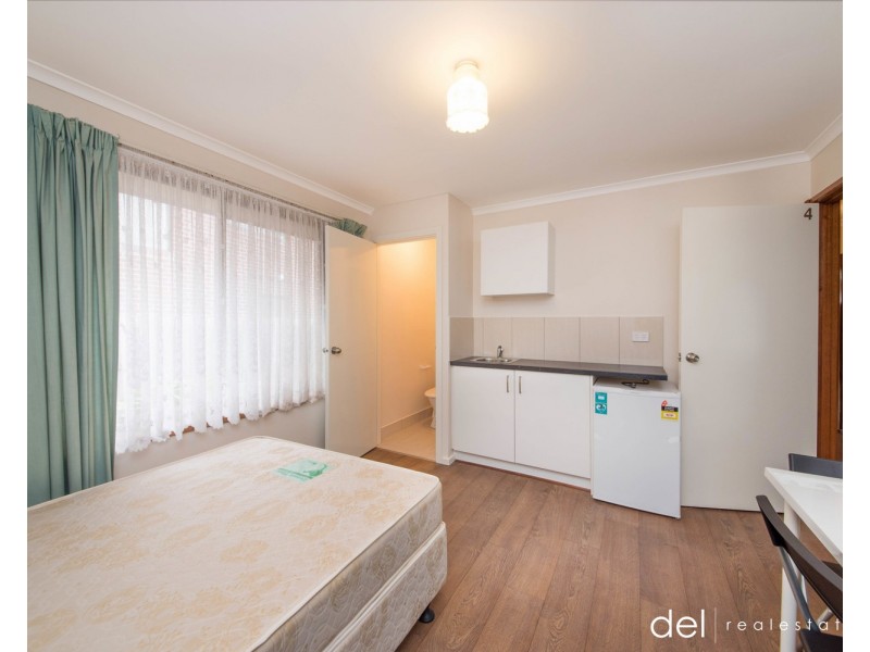 4/53 Henry Street, Pakenham VIC 3810