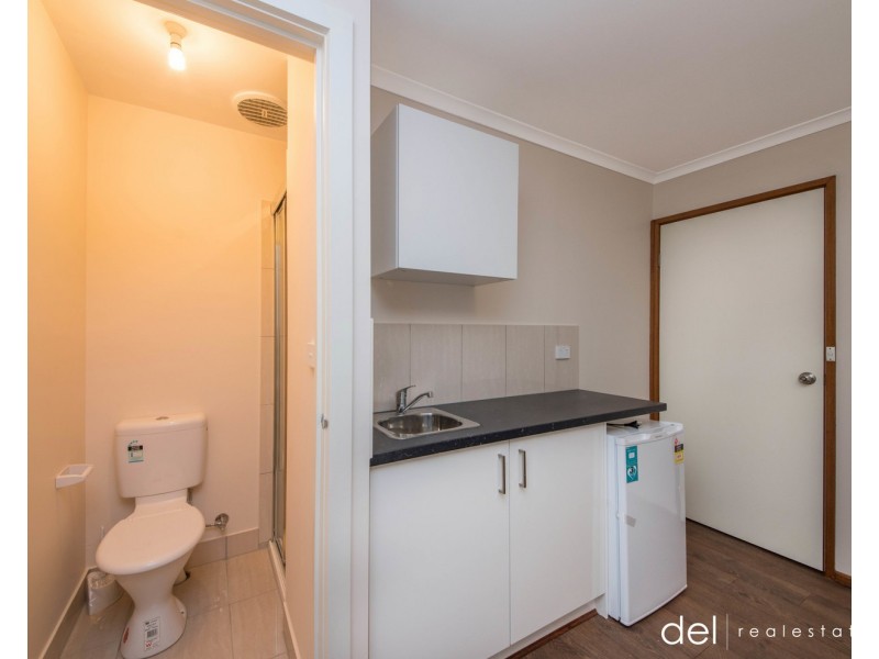 4/53 Henry Street, Pakenham VIC 3810