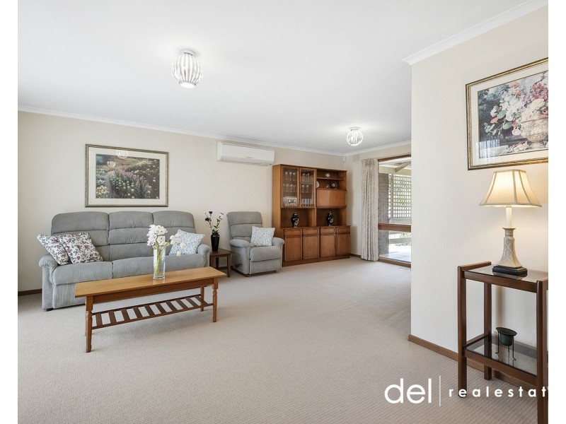 59 John Fawkner Drive, Endeavour Hills VIC 3802