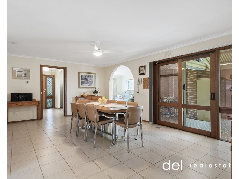 59 John Fawkner Drive, Endeavour Hills VIC 3802