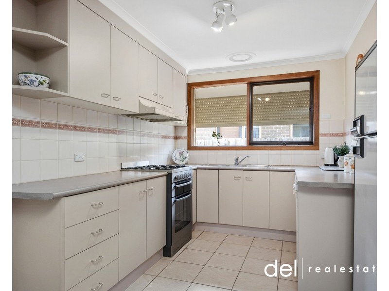 59 John Fawkner Drive, Endeavour Hills VIC 3802