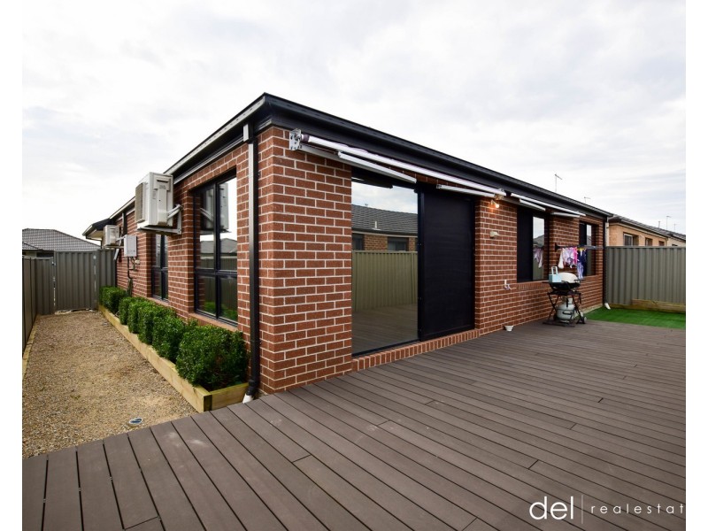 19 Brittle Gum Road, Cranbourne East VIC 3977