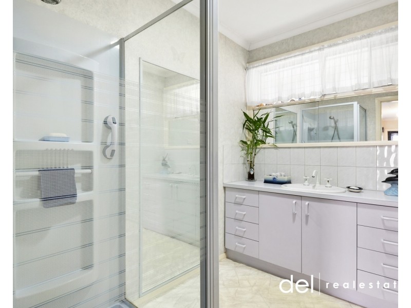 13 Devira Street, Dandenong North VIC 3175