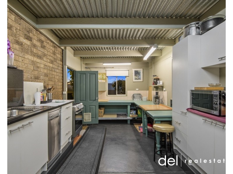 8 Gumbuya Close, Eumemmerring VIC 3177