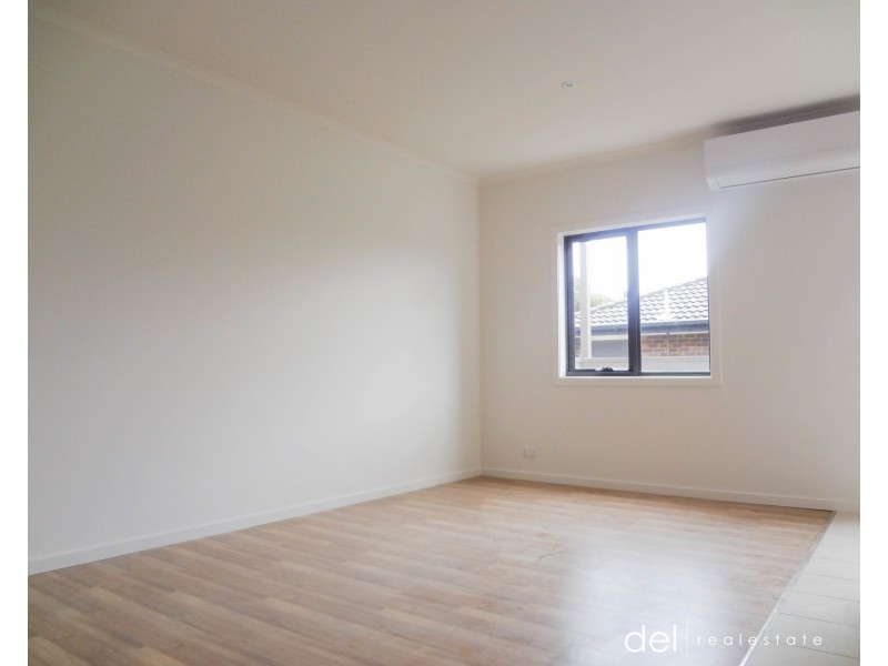 10/19 Close Avenue, Dandenong VIC 3175