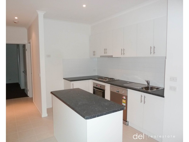 10/19 Close Avenue, Dandenong VIC 3175