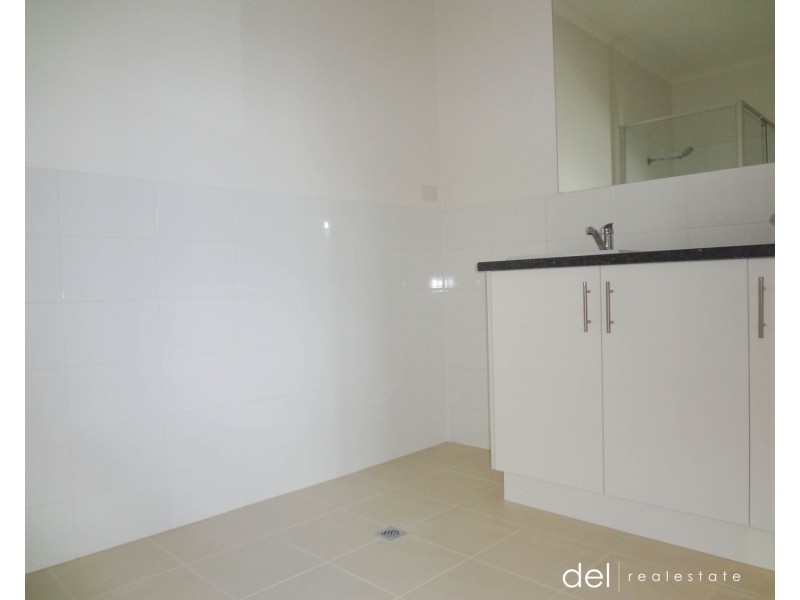 10/19 Close Avenue, Dandenong VIC 3175