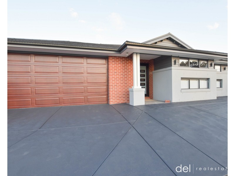 14 Selma Close, Lynbrook VIC 3975