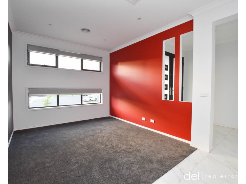 14 Selma Close, Lynbrook VIC 3975