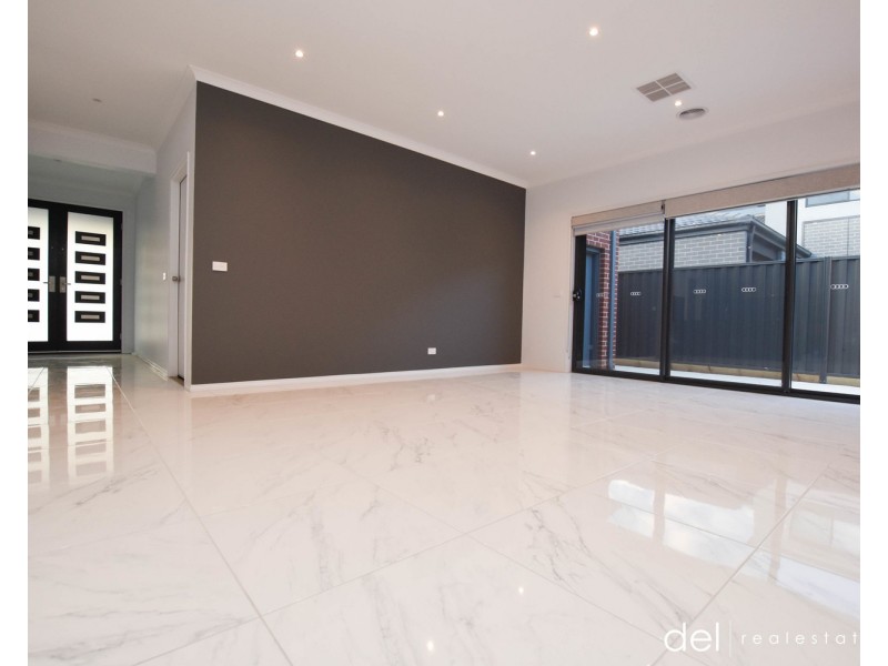 14 Selma Close, Lynbrook VIC 3975