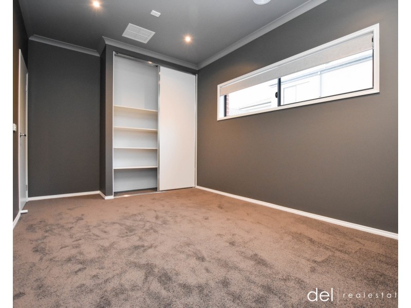 14 Selma Close, Lynbrook VIC 3975