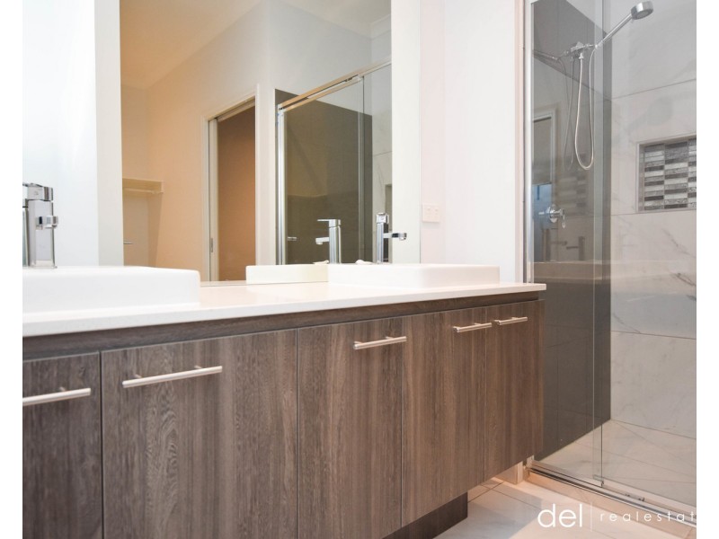 14 Selma Close, Lynbrook VIC 3975