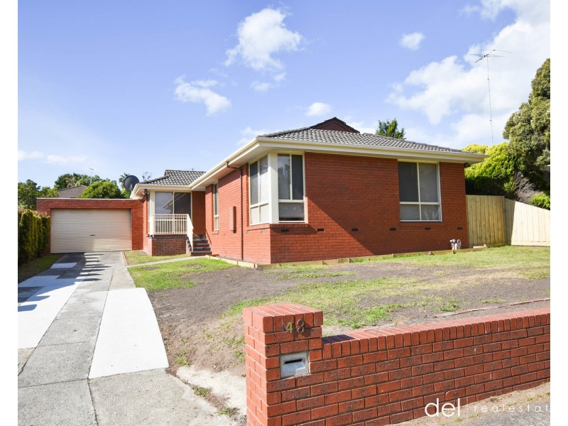 43 Gleneagles Drive, Endeavour Hills VIC 3802