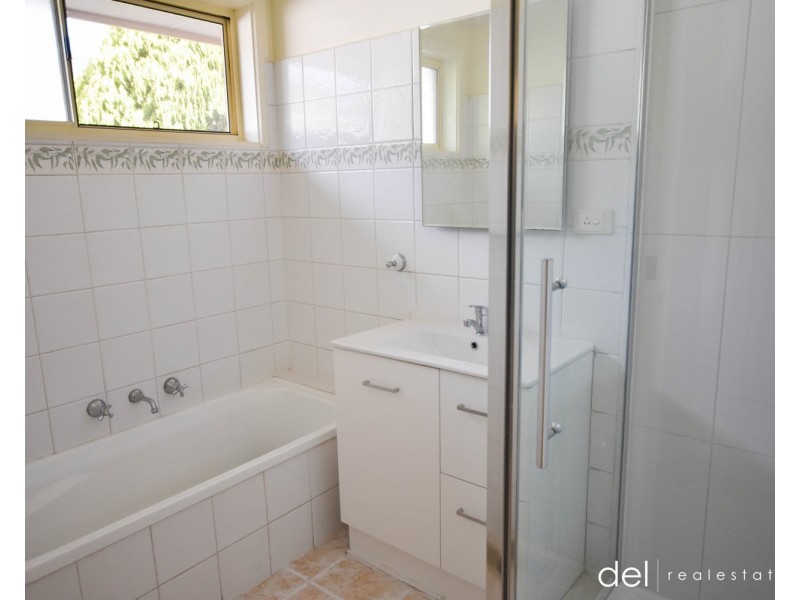 43 Gleneagles Drive, Endeavour Hills VIC 3802