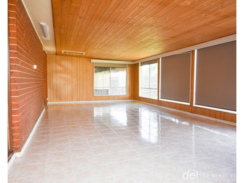 43 Gleneagles Drive, Endeavour Hills VIC 3802