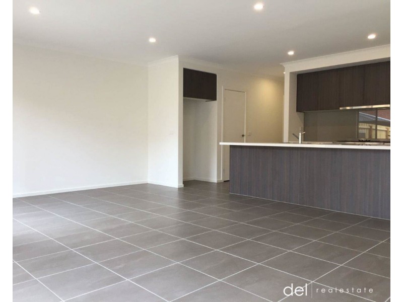6 Colville Crescent, Keysborough VIC 3173