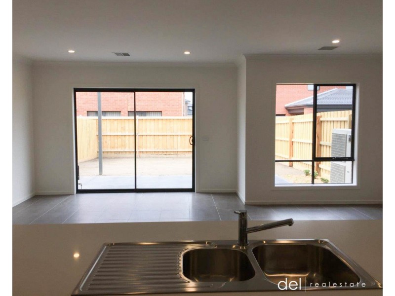 6 Colville Crescent, Keysborough VIC 3173