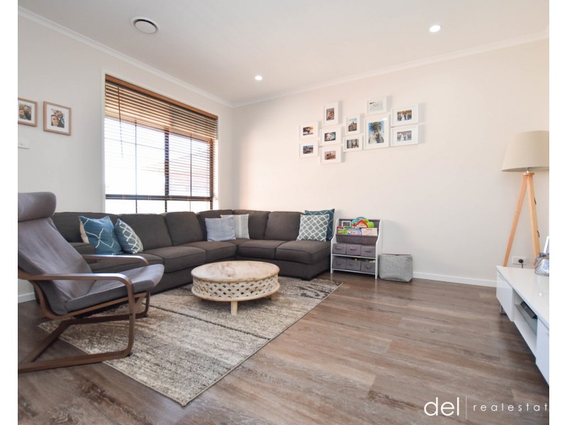 29 Lauren Drive, Hampton Park VIC 3976