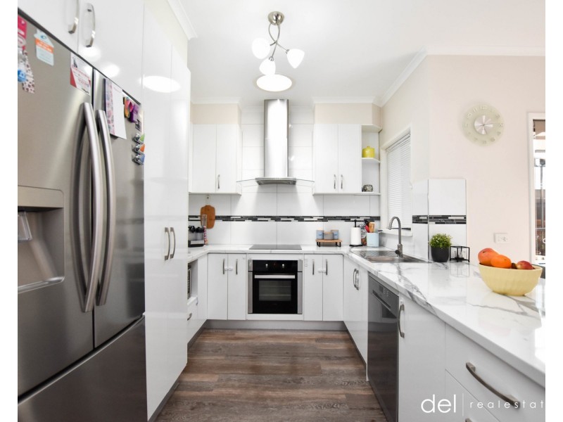 29 Lauren Drive, Hampton Park VIC 3976