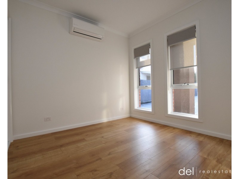 2/16 Hughes Crescent, Dandenong North VIC 3175