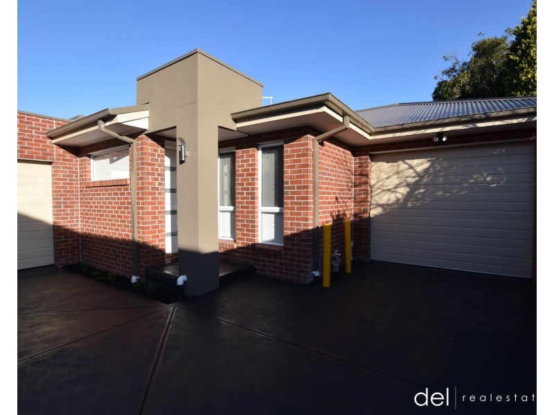 2/16 Hughes Crescent, Dandenong North VIC 3175