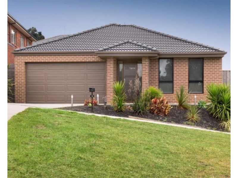 12 Whistler Drive, Berwick VIC 3806