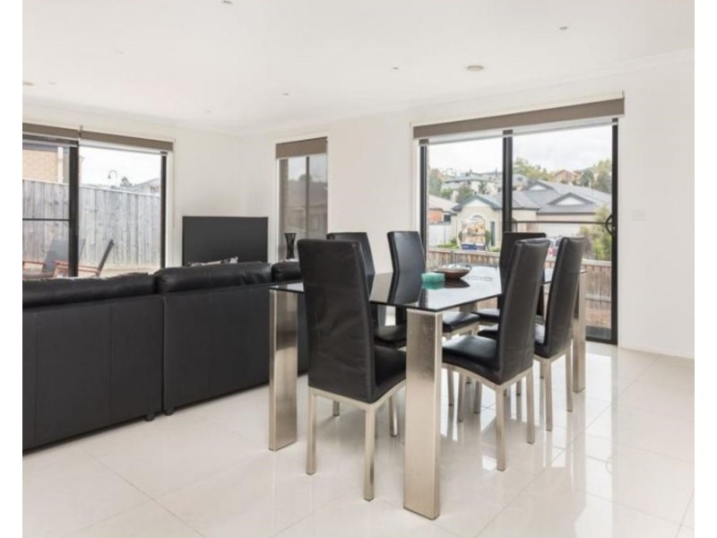 12 Whistler Drive, Berwick VIC 3806