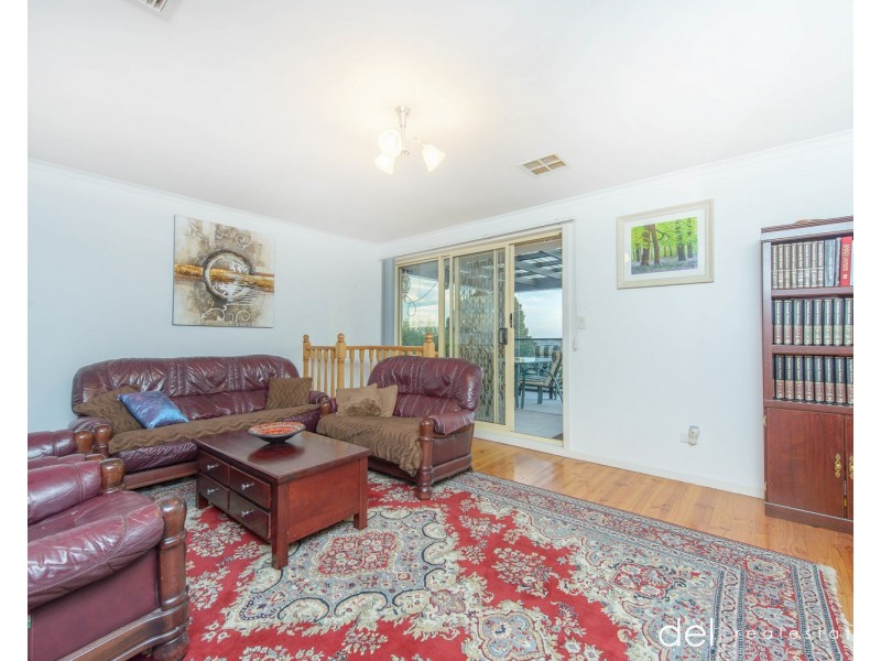 13 Oxley Way, Endeavour Hills VIC 3802