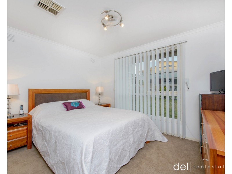 13 Oxley Way, Endeavour Hills VIC 3802