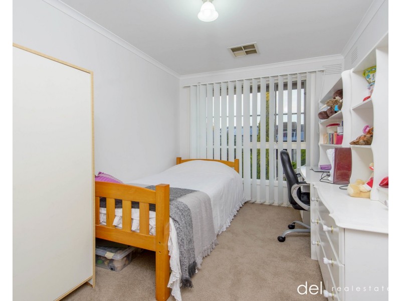 13 Oxley Way, Endeavour Hills VIC 3802