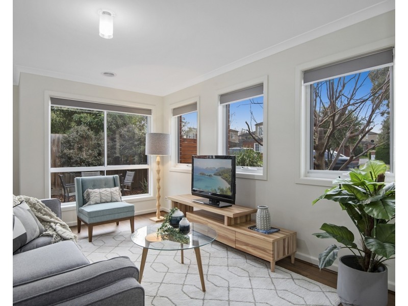 1/4 Young Road, Hallam VIC 3803