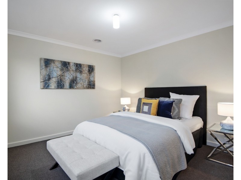 1/4 Young Road, Hallam VIC 3803