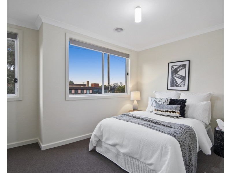 1/4 Young Road, Hallam VIC 3803