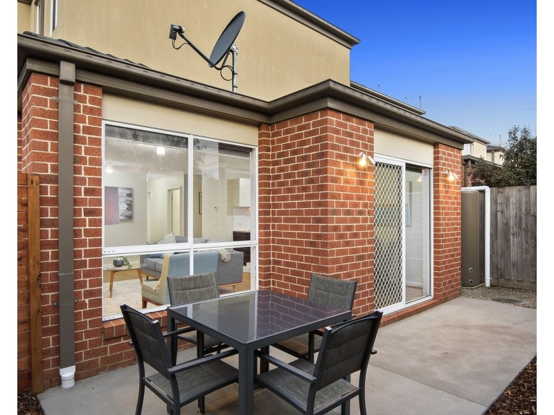 1/4 Young Road, Hallam VIC 3803