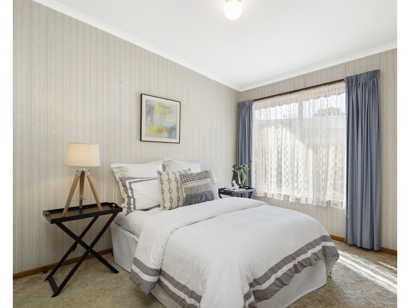 5 Tudor Crescent, Noble Park North VIC 3174