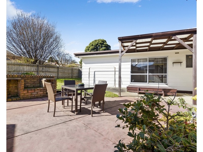 5 Tudor Crescent, Noble Park North VIC 3174