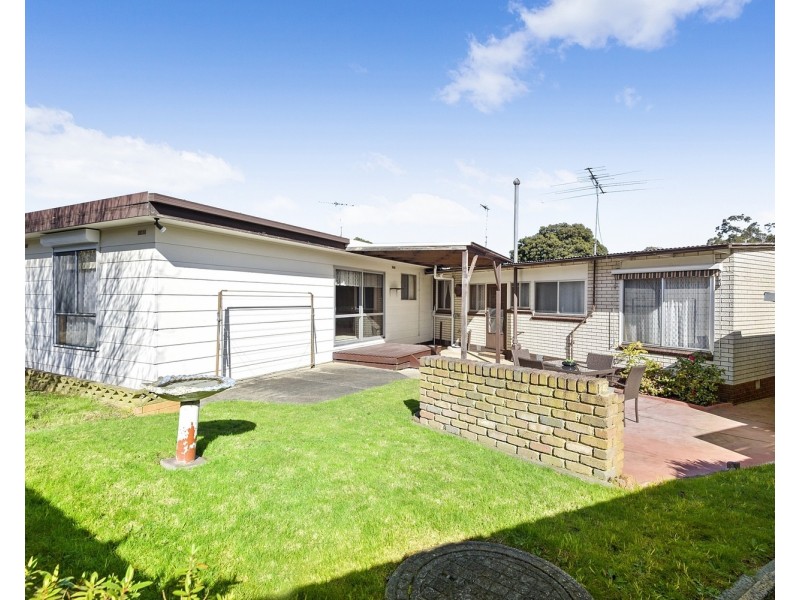 5 Tudor Crescent, Noble Park North VIC 3174