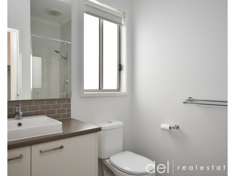 65 Waterman Drive, Clyde VIC 3978